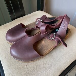 Lotta From Stockholm Low Wood Clogs Aubergine Leather.